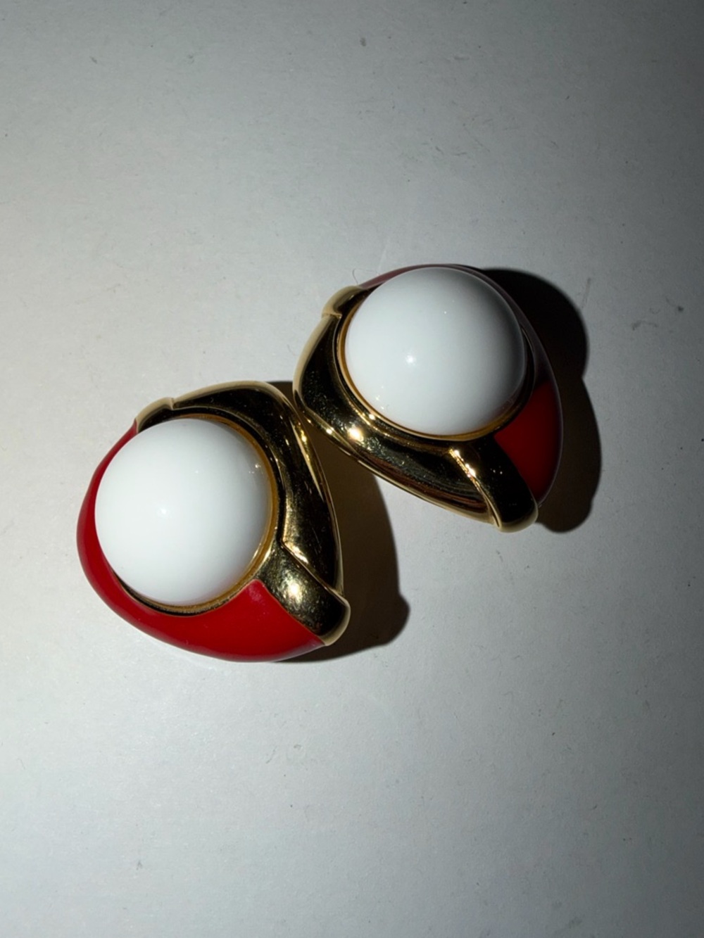 Vintage Monet Gold-tone Red Enamel Chunky Clip-On Earrings - Picture 3 of 5